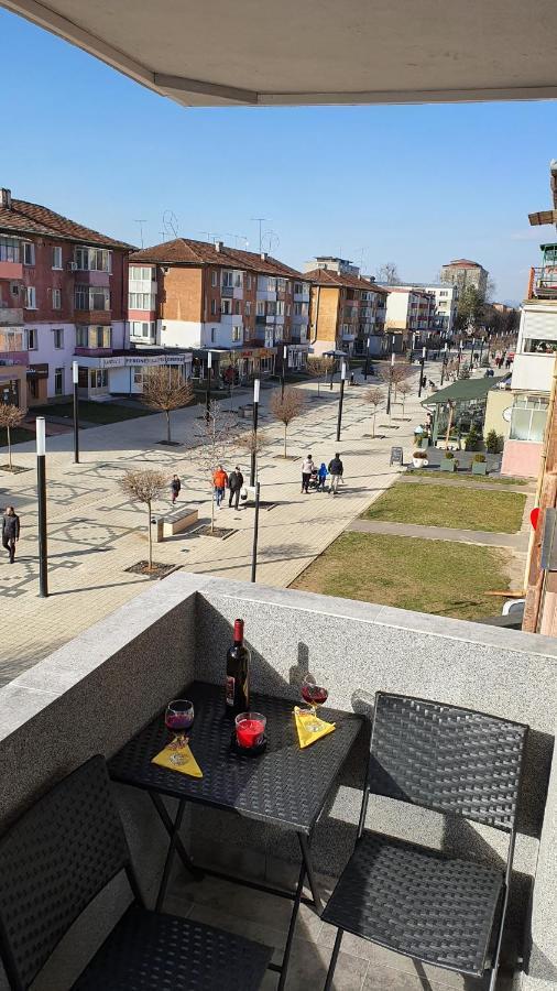 Appartamento Fim Apartament Hunedoara Esterno foto