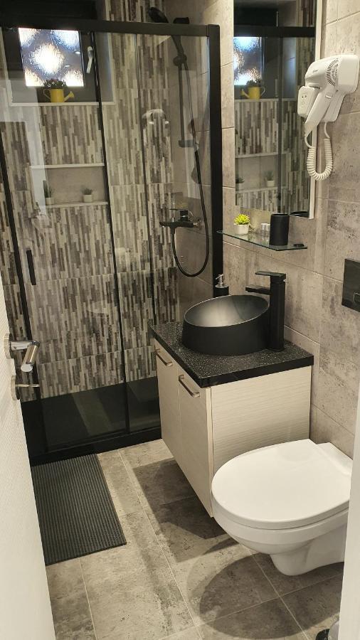 Appartamento Fim Apartament Hunedoara Esterno foto