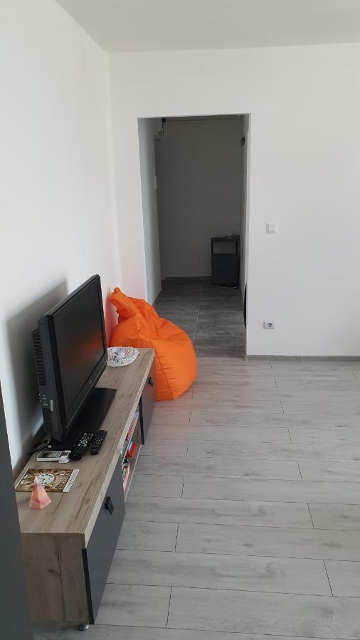 Appartamento Fim Apartament Hunedoara Esterno foto