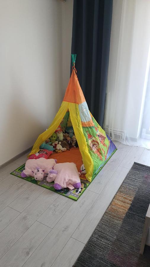 Appartamento Fim Apartament Hunedoara Esterno foto